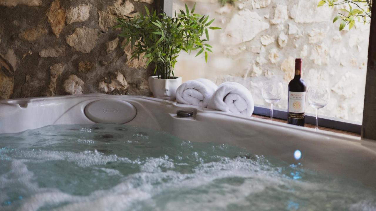 Scardona Rustica, Bed & Breakfast With Jacuzzi, Bbq And Free Parking In Skradin, Krka Apartment ภายนอก รูปภาพ
